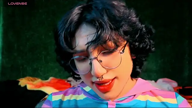 Snapshot of -BlueOpal- chatting on 10-27-25, 07:29 -BlueOpal- online show from 10-27-25, 07:29