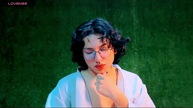 Snapshot of -BlueOpal- chatting on 11-12-25, 07:57 -BlueOpal- online show from 11-12-25, 07:57