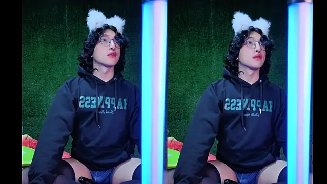 Snapshot of -BlueOpal- chatting on 12-17-25, 02:56 -BlueOpal- online show from 12-17-25, 02:56