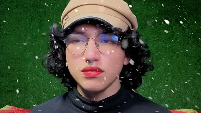 Snapshot of -BlueOpal- chatting on 12-21-25, 06:59 -BlueOpal- online show from 12-21-25, 06:59