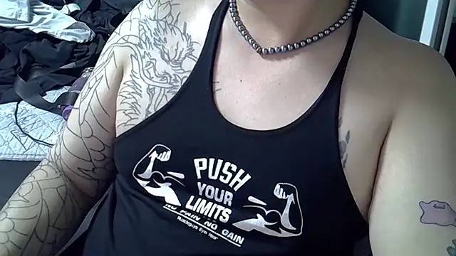 Snapshot of CAOSLOAD chatting on 10-24-25, 04:14 CAOSLOAD online show from 10-24-25, 04:14