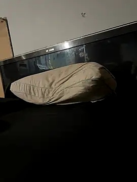 Snapshot of wwolfxxx chatting on 09-27-25, 12:15 wwolfxxx online show from 09-27-25, 12:15