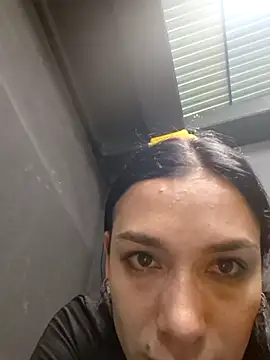 Snapshot of Coraline__dk2 chatting on 10-01-25, 12:11 Coraline dk2 online show from 10-01-25, 12:11