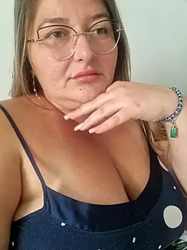 Snapshot of HornyBella88 chatting on 09-29-25, 09:25 HornyBella88 online show from 09-29-25, 09:25