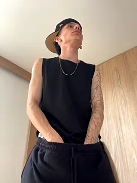 Skinny batman online show from 10-18-25, 05:46