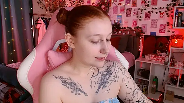 Ayla Hicks online show from 12-21-25, 09:00