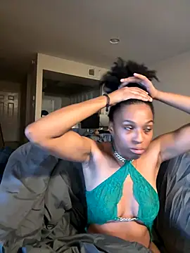 Snapshot of YeahhhitsBreezy chatting on 09-29-25, 04:06 YeahhhitsBreezy online show from 09-29-25, 04:06