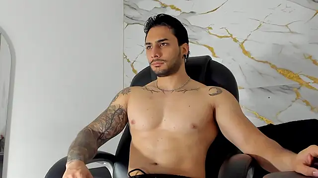 Snapshot of Miike_Stone1 chatting on 10-06-25, 12:57 Miike Stone1 online show from 10-06-25, 12:57