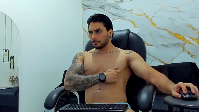 Snapshot of Miike_Stone1 chatting on 10-08-25, 12:58 Miike Stone1 online show from 10-08-25, 12:58