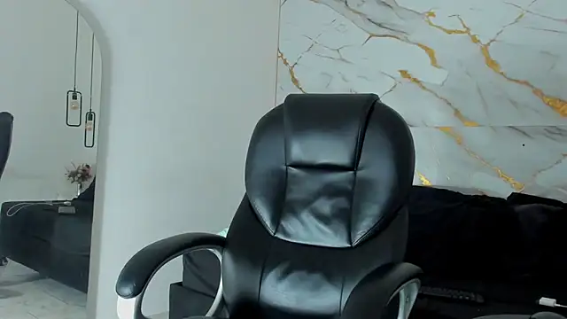 Snapshot of Miike_Stone1 chatting on 11-18-25, 03:49 Miike Stone1 online show from 11-18-25, 03:49