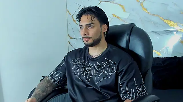 Snapshot of Miike_Stone1 chatting on 01-13-26, 01:05 Miike Stone1 online show from 01-13-26, 01:05