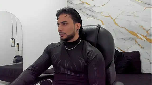 Snapshot of Miike_Stone1 chatting on 01-15-26, 02:10 Miike Stone1 online show from 01-15-26, 02:10