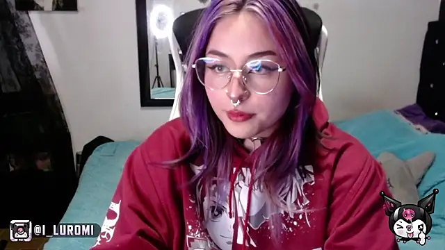 Snapshot of Iluromi chatting on 11-24-25, 03:45 Iluromi online show from 11-24-25, 03:45