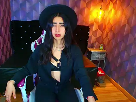 Nanisshawna online show from 10-29-25, 03:31