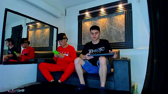 Snapshot of ALEX_MILLER25 chatting on 09-28-25, 03:56 ALEX MILLER25 online show from 09-28-25, 03:56