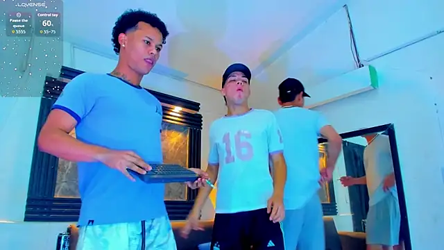 Snapshot of ALEX_MILLER25 chatting on 10-07-25, 04:31 ALEX MILLER25 online show from 10-07-25, 04:31