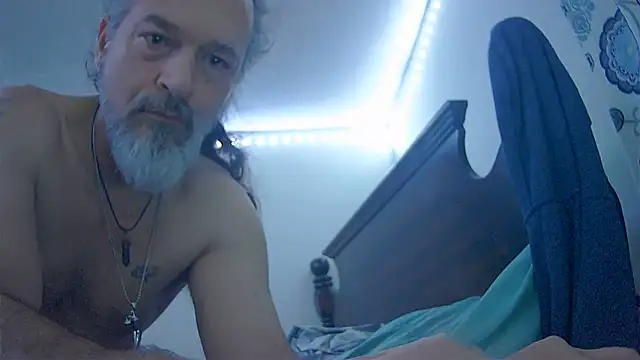 HippieDad333 online show from 12-18-25, 05:24