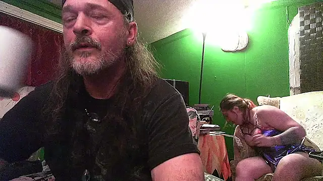 HippieDad333 online show from 04-14-26, 03:01