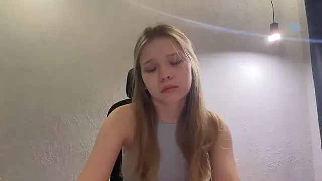 Snapshot of CandysRose chatting on 07-15-26, 07:30 CandysRose online show from 07-15-26, 07:30