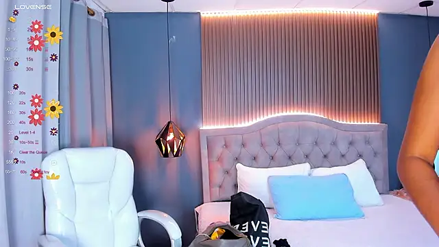 Tiffany  charm  online show from 03-04-26, 03:34