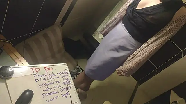 Snapshot of LilithsEve chatting on 09-27-25, 02:49 LilithsEve online show from 09-27-25, 02:49