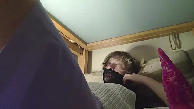 Snapshot of LilithsEve chatting on 09-30-25, 05:07 LilithsEve online show from 09-30-25, 05:07