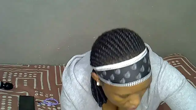 Bellabootie online show from 11-18-25, 04:50