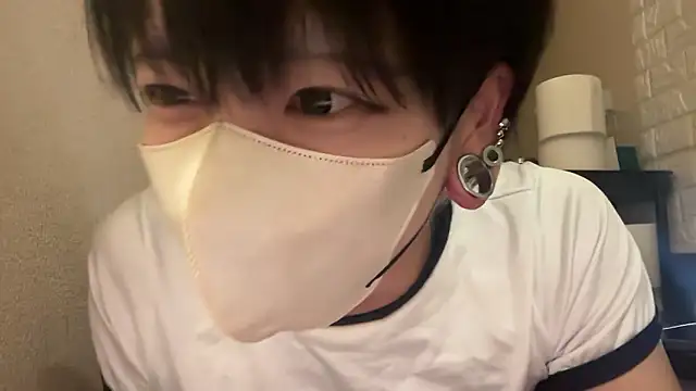 Snapshot of tora3220 chatting on 10-21-25, 01:12 tora3220 online show from 10-21-25, 01:12