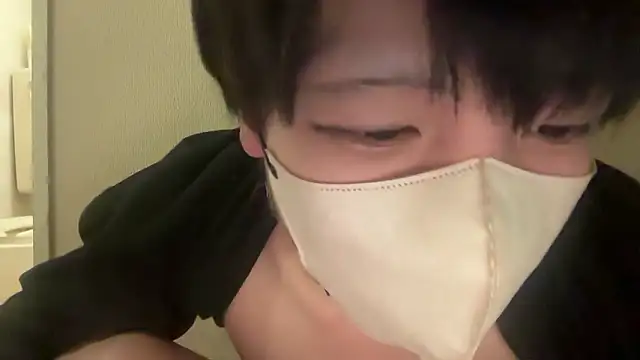 Snapshot of tora3220 chatting on 10-25-25, 04:57 tora3220 online show from 10-25-25, 04:57