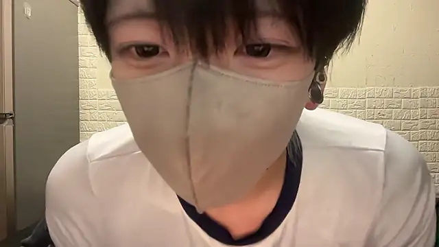 Snapshot of tora3220 chatting on 11-30-25, 01:15 tora3220 online show from 11-30-25, 01:15