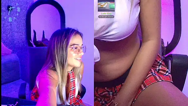 Snapshot of Sally_Ricci chatting on 10-23-25, 04:45 Sally Ricci online show from 10-23-25, 04:45