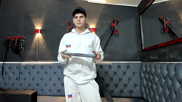 Snapshot of liam_coleman25 chatting on 12-17-25, 05:24 liam coleman25 online show from 12-17-25, 05:24