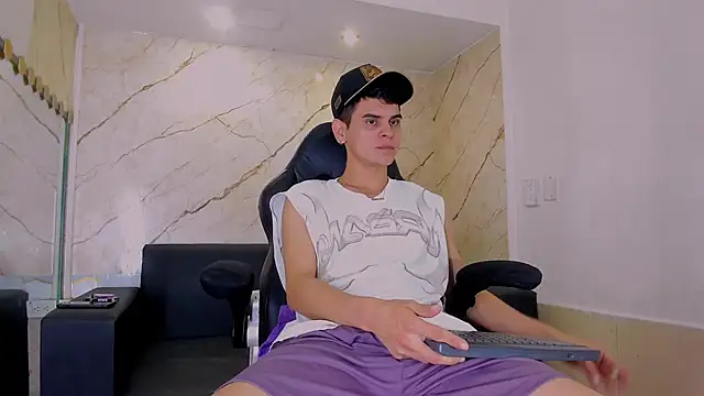 Snapshot of liam_coleman25 chatting on 01-12-26, 04:29 liam coleman25 online show from 01-12-26, 04:29