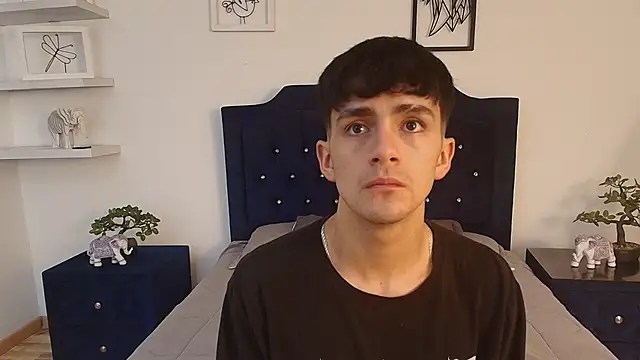 Snapshot of Axel_Draven chatting on 10-24-25, 11:17 Axel Draven online show from 10-24-25, 11:17