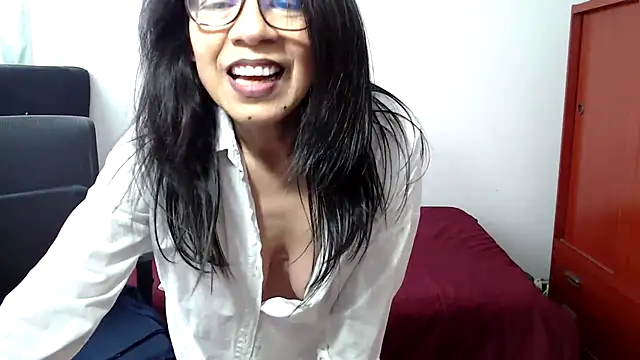 Snapshot of abrilsex23 chatting on 07-19-26, 01:48 abrilsex23 online show from 07-19-26, 01:48
