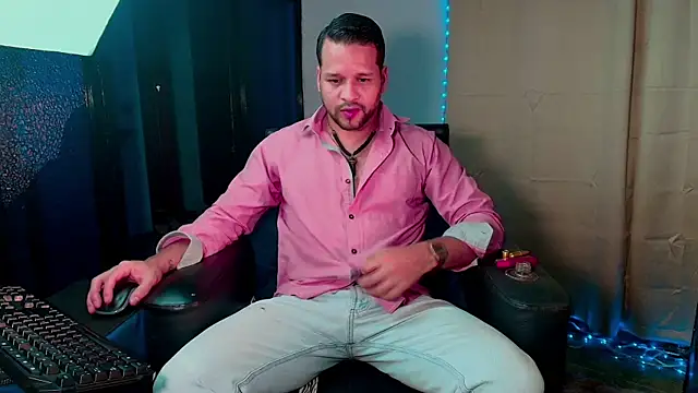 LucasGaeel online show from 12-14-25, 12:16