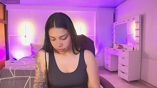 kloe28 online show from 04-10-26, 03:45