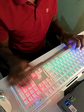 Snapshot of imkingz chatting on 10-25-25, 04:46 imkingz online show from 10-25-25, 04:46