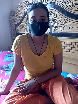 Snapshot of Love_Queen11 chatting on 09-24-25, 09:01 Love Queen11 online show from 09-24-25, 09:01