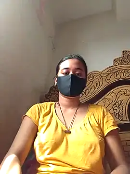 Snapshot of Love_Queen11 chatting on 09-25-25, 04:05 Love Queen11 online show from 09-25-25, 04:05