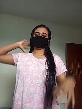 Snapshot of Love_Queen11 chatting on 10-14-25, 08:04 Love Queen11 online show from 10-14-25, 08:04