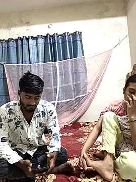 Snapshot of Love_Queen11 chatting on 10-17-25, 05:48 Love Queen11 online show from 10-17-25, 05:48