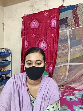 Snapshot of Love_Queen11 chatting on 11-10-25, 04:28 Love Queen11 online show from 11-10-25, 04:28