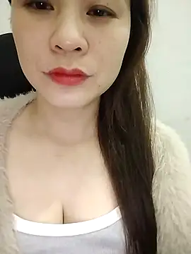 Snapshot of Girl_Shy2000 chatting on 12-04-25, 12:14 Girl Shy2000 online show from 12-04-25, 12:14