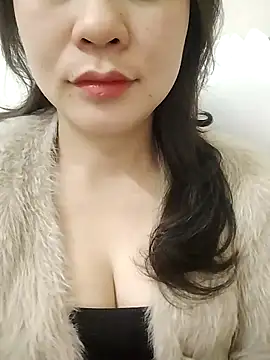 Snapshot of Girl_Shy2000 chatting on 01-15-26, 01:32 Girl Shy2000 online show from 01-15-26, 01:32