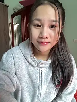 Snapshot of kamdan12 chatting on 11-21-25, 06:45 kamdan12 online show from 11-21-25, 06:45