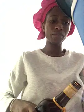 Caramel102004 online show from 04-08-26, 12:05