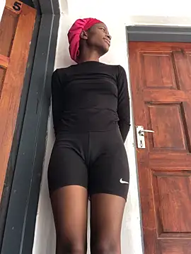 Caramel102004 online show from 04-20-26, 11:46