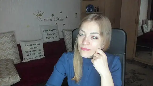 Tiffany Bates online show from 10-06-25, 03:26