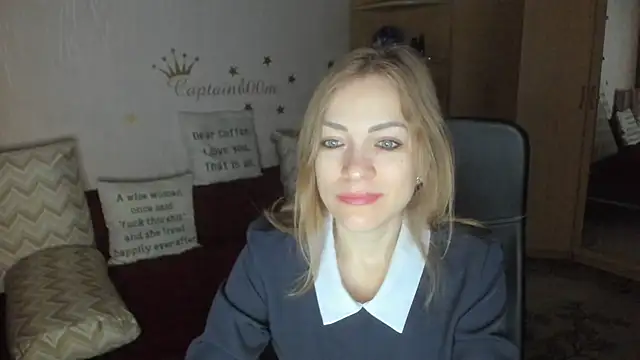 Tiffany Bates online show from 10-12-25, 03:16